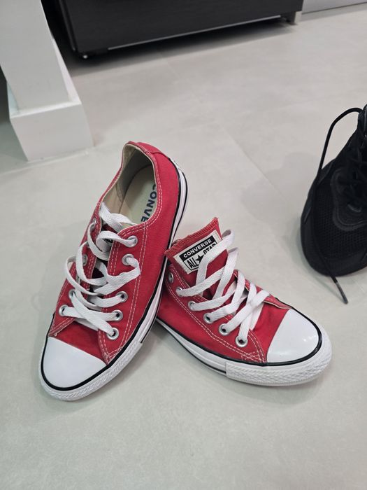 Vand adidasi stare buna, 50 ron / pereche