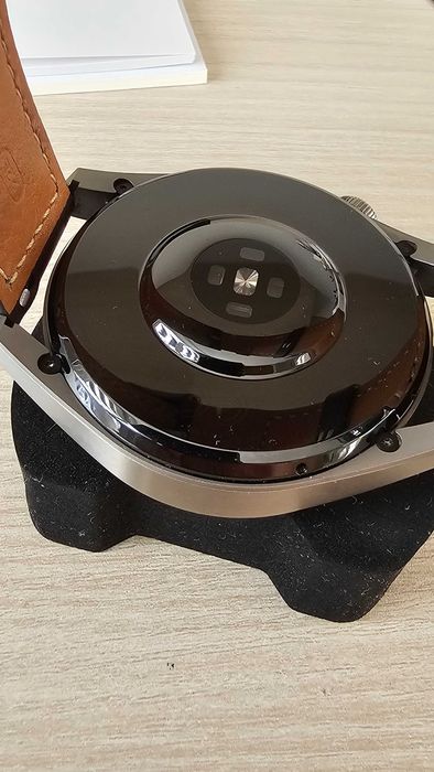 Huawei watch 3pro + оригинален адаптор