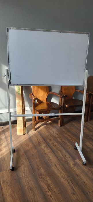 Маркетинговая доска на ножках