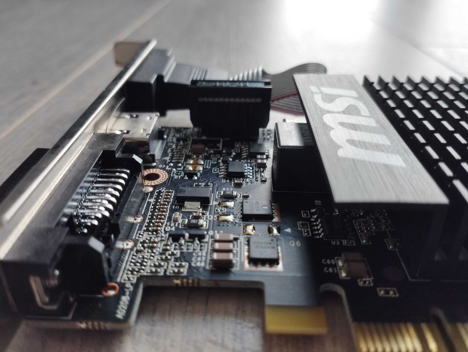 Placa video GT 710 2 GB