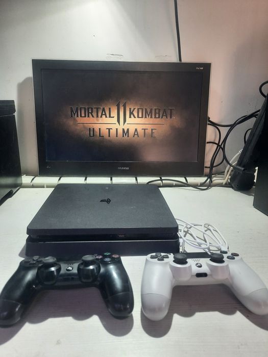 Playstation 4 Слим 1 тб комплек 2 джойстик