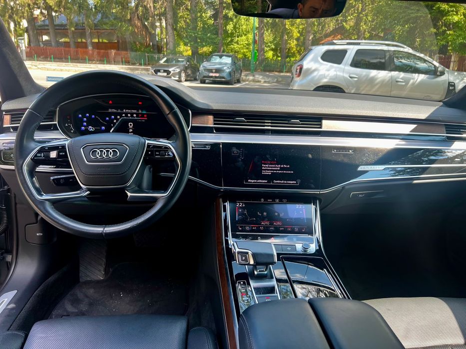 Audi      A8 long