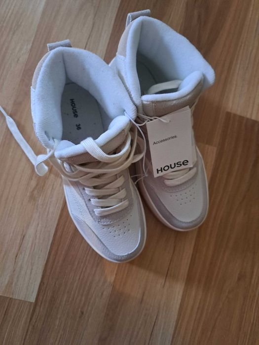 Високи кецове  на House