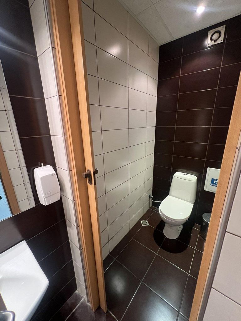 Дава се под наем Офис в Пловдив, Гагарин - 110 кв.м за 500 € - Снимка #6