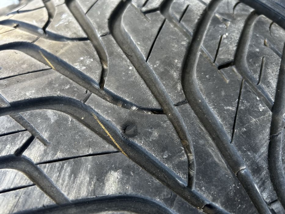 2бр Гуми всесезонни 305/40R22 Hankook