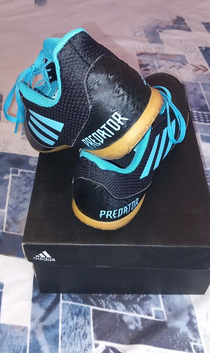 Adidași fotbal/sală nr 46
