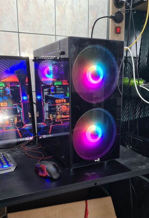 Unitate PC Gaming i7 6700 video 8GB RX 480 16GB RAM SSD