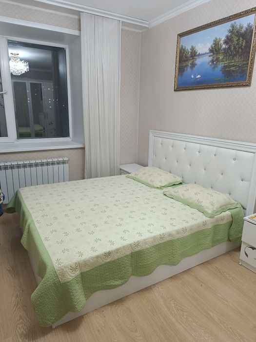 Продам кровать белую.