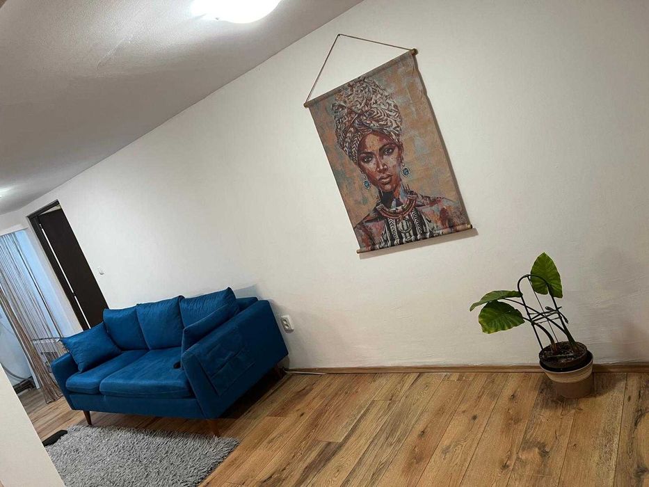 Vând canapea 225 x 80 cm fixă