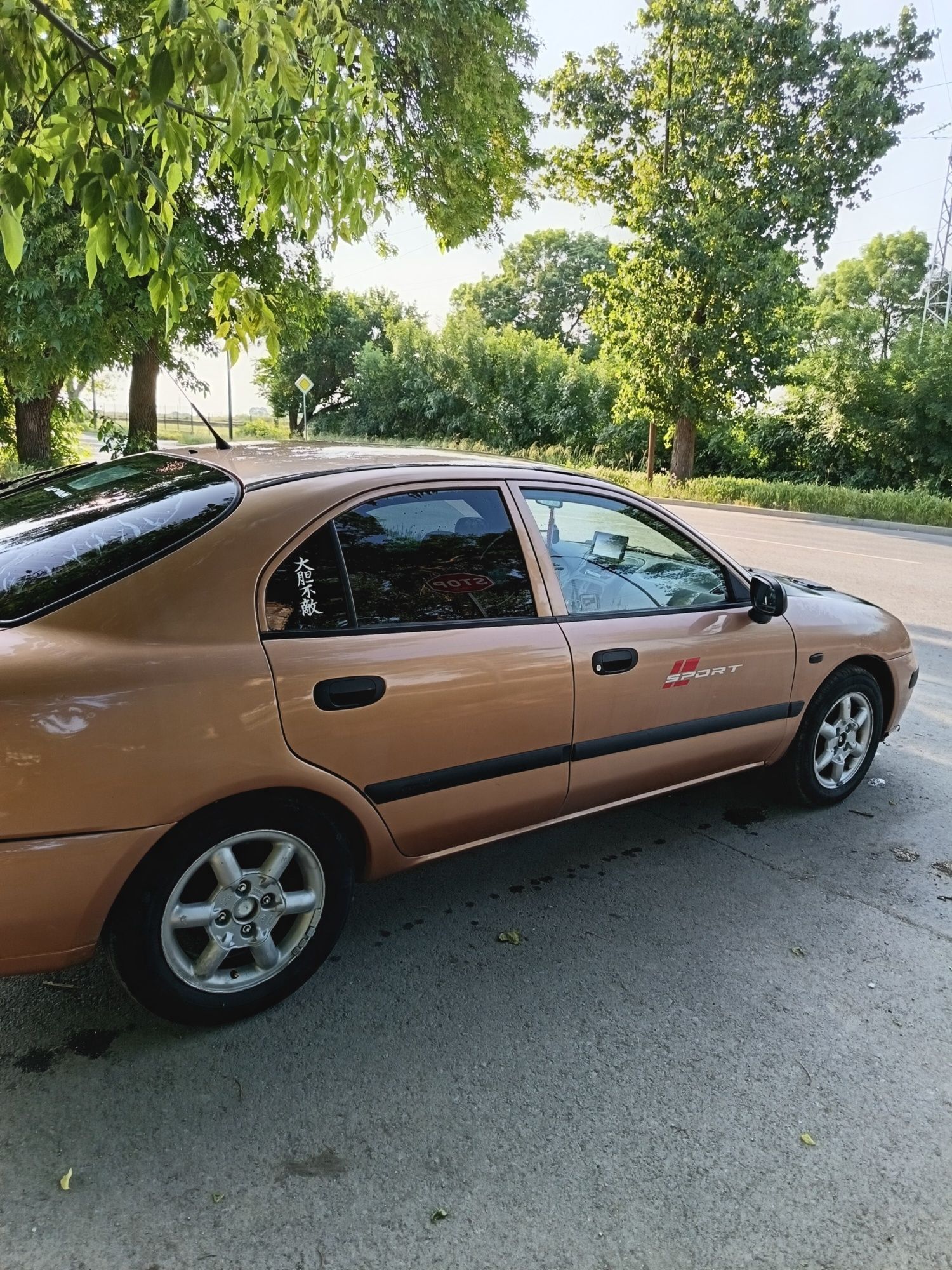 Mitsubishi Carisma