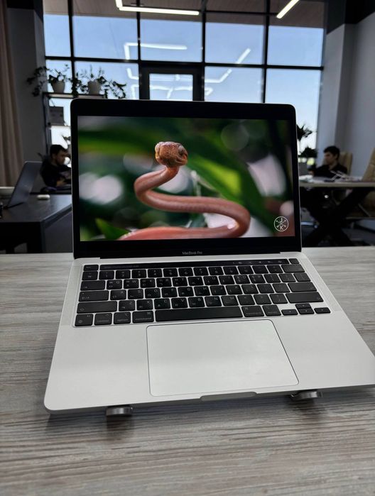 Macbook pro m1 8/256 Gb