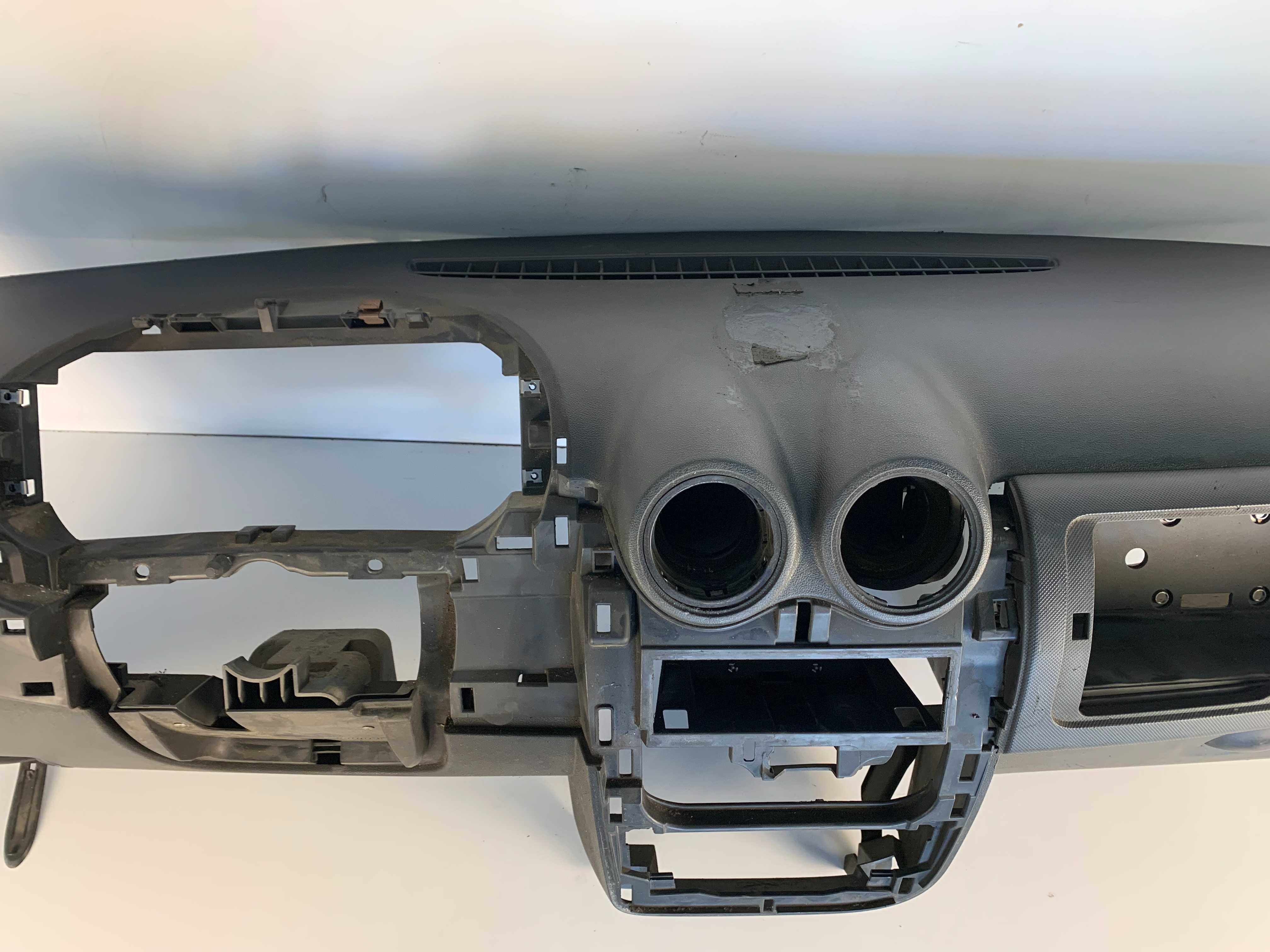 Арматурно табло Dacia Sandero I Дачия Сандеро 1 (07-12)г.