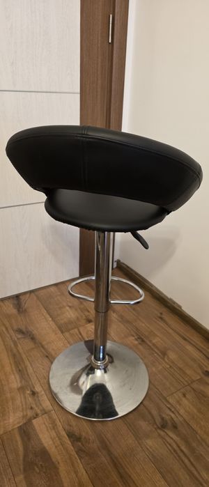 Scaun înalt, bar