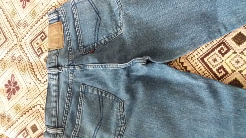 Дънки различни видове и цветове и 1 чифт джинси