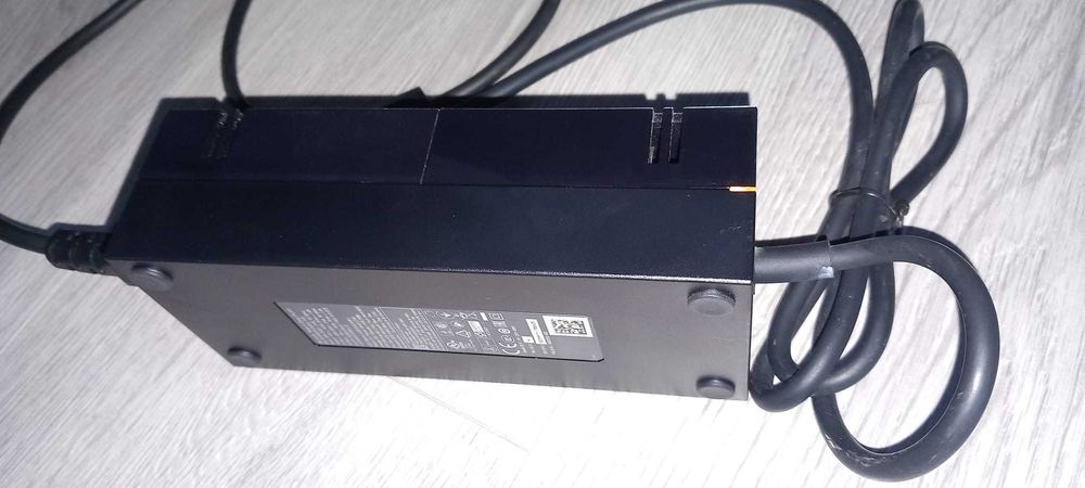 Alimentator original XBOX ONE , model PE-2201-02M1, perfect functional