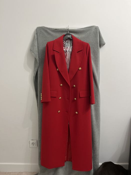 Продам красное пальто, новое