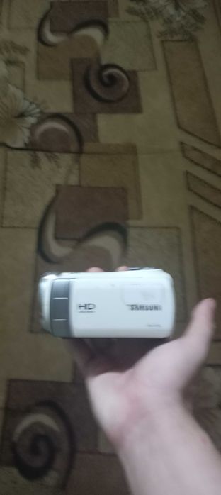 Видеокамера цифровая Samsung HMX-F90