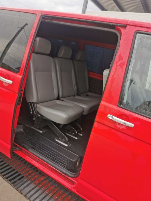 Vw T5 1.9 TDI 2007. 8+1