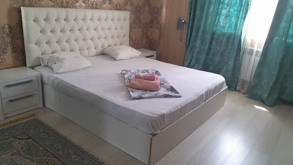 Сдам 1 ком квартиру в центре в ЖК  по часам за 3000т.  Упакованная чис
