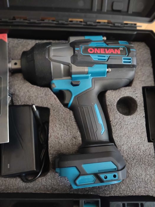 Акумулаторен гайковерт 3/4 комплект