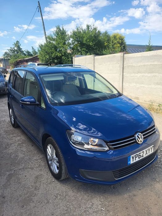 Dezmembram Volkswagen Touran 2012 Usa fata dreapta/Usa spate dreapta