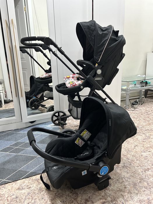 Коляска всесезонная с автолюлькой 3 в 1