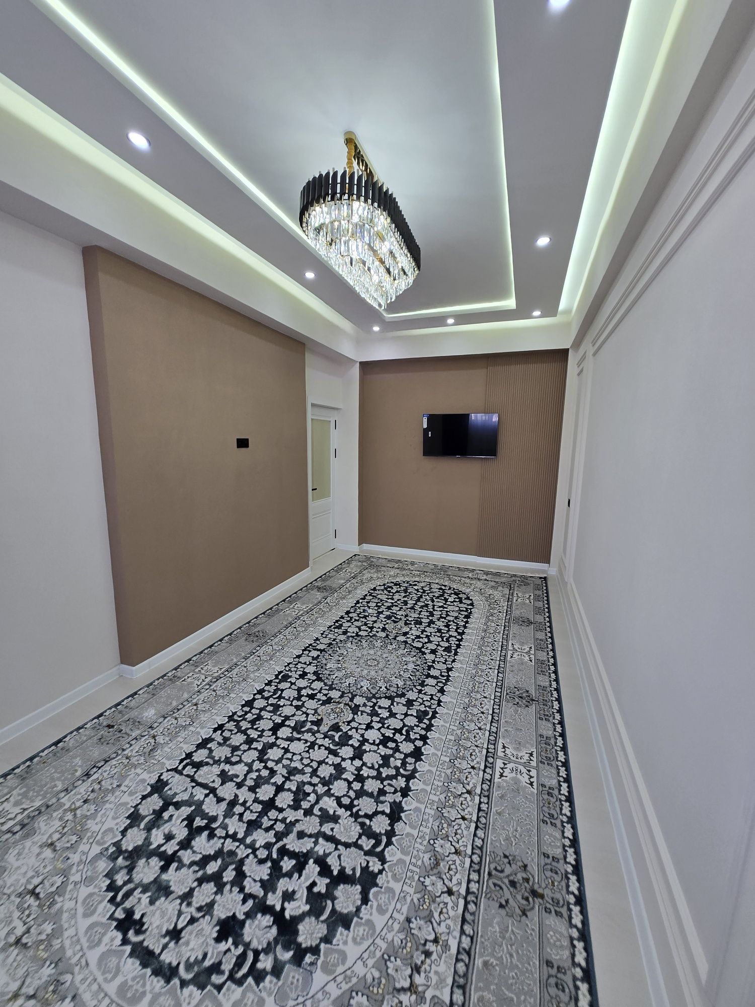 Свая
Новостройка Шохсарой
Юнусабад-8 квартал 2/10/11
Новостройка 50м²