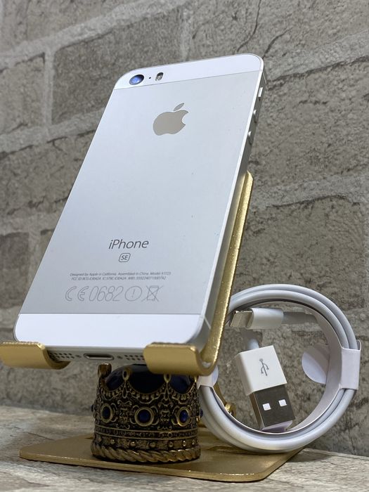 *RARITATE*  iPhone SE Silver / Baterie 96% / ȚIPLĂ 