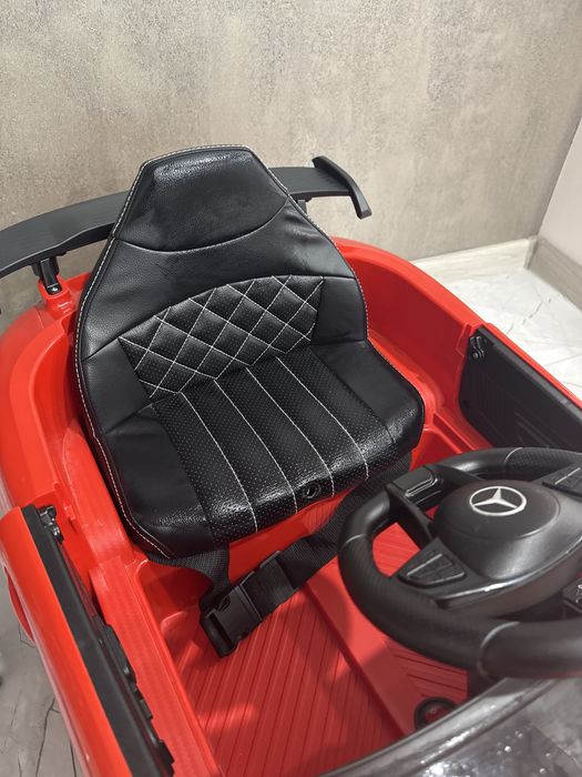 Детска акумолаторна кола