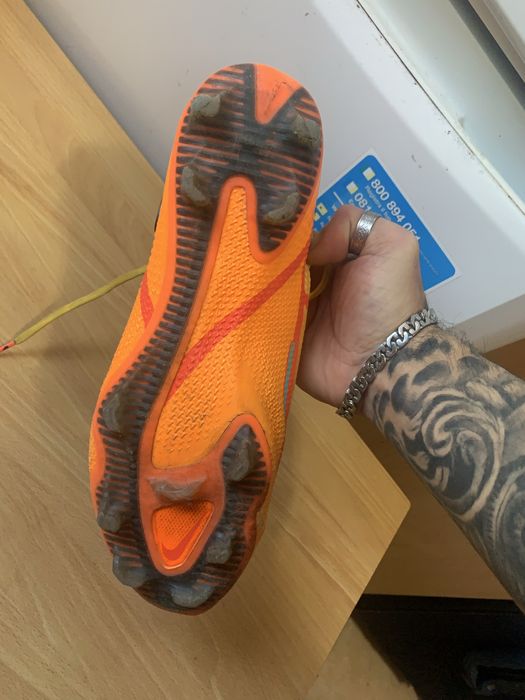 Crampoane fanthom nike in stare foarte buna