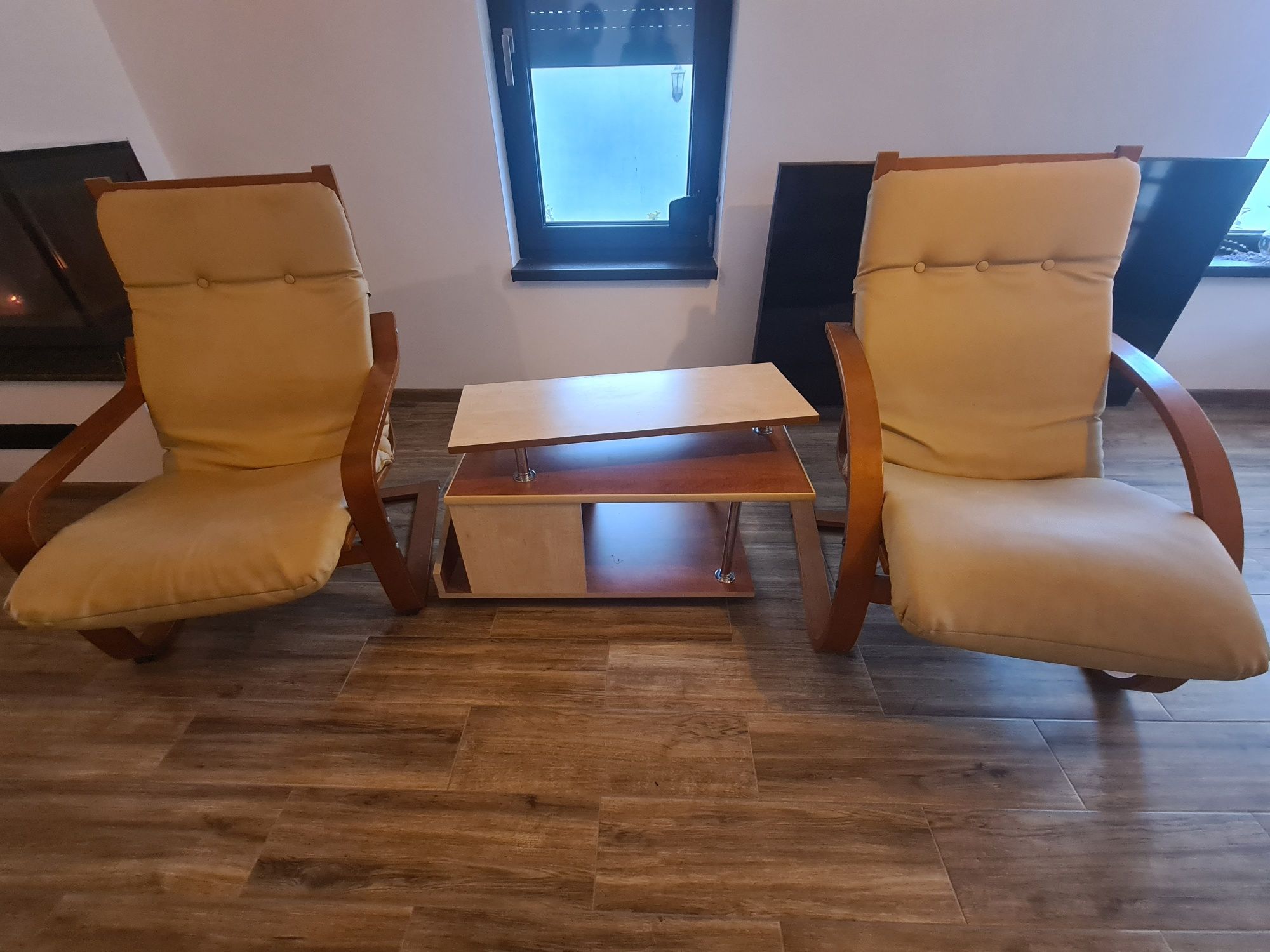 Vând 2 fotolii și 1 masă cafea