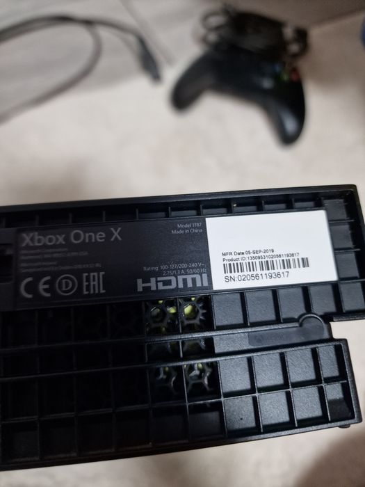 Consola Microsoft Xbox One X, Controller + 10 Jocuri +Statie Incarcare