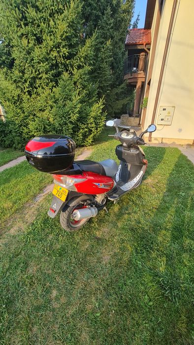 Vând scuter 50cc