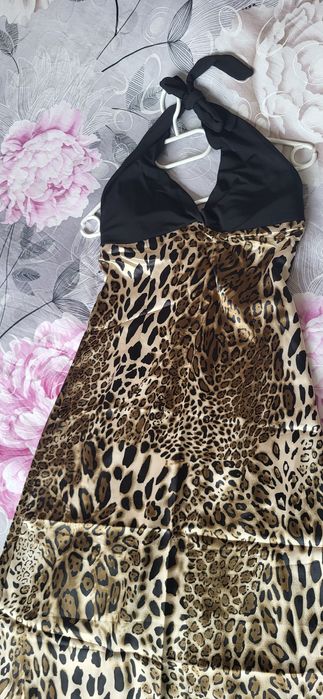 Стилна и красива стенен рокля