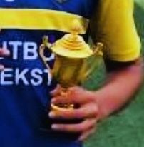 Продаю кубок футбольный выиграл сам
