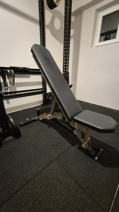Titan Fitness bench