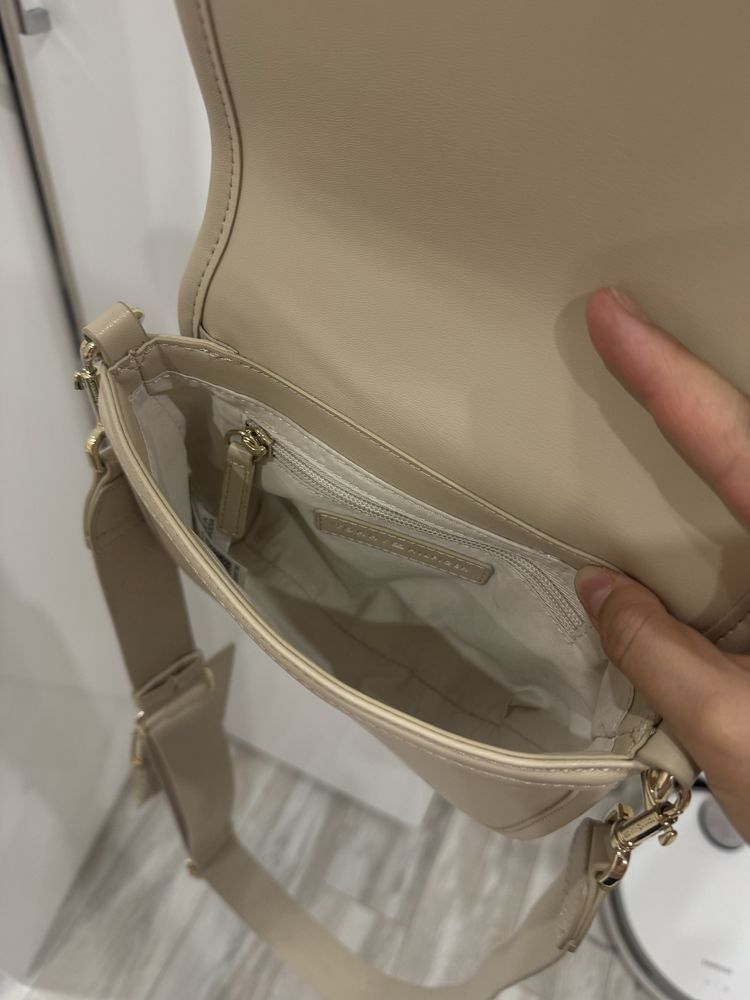 Продам сумочку Tommy Hilfiger