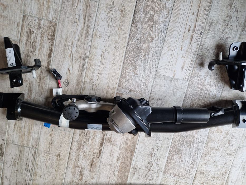 Carlig remorcare original Mercedes GLC, nou A2533150100 A2533101100