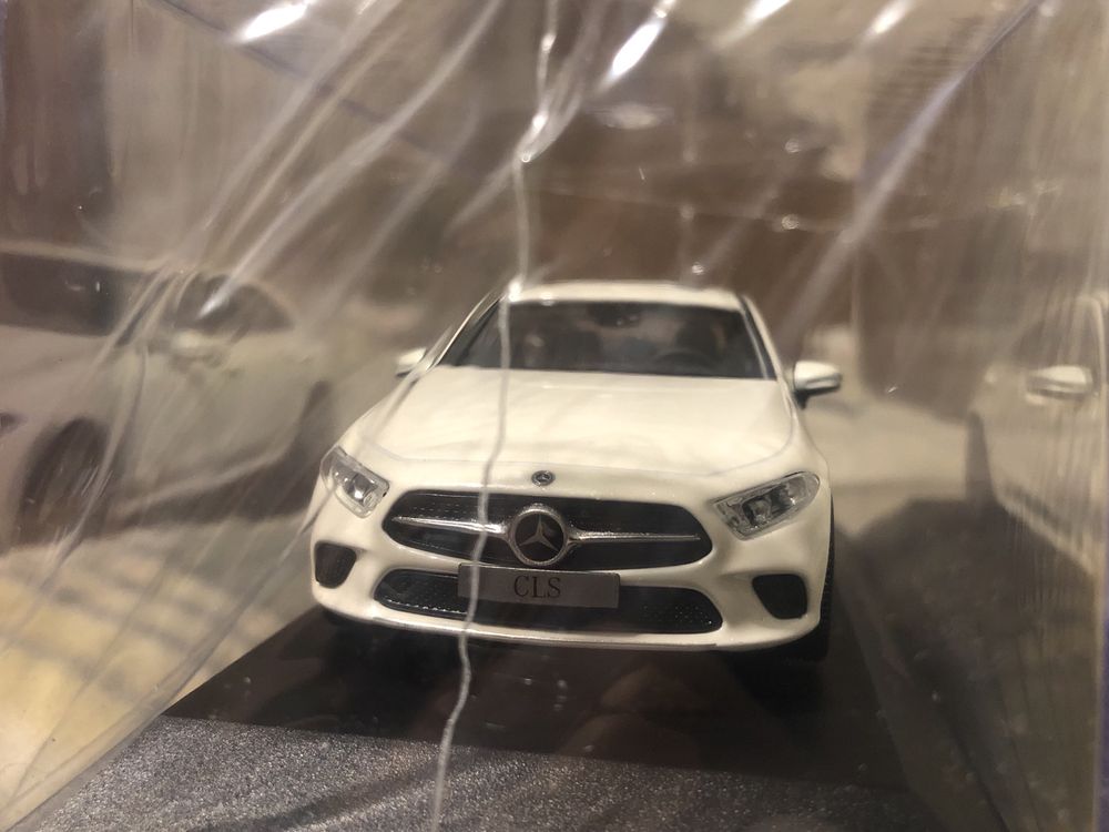 Масштабная модель Mercedes-Benz CLS 1:43