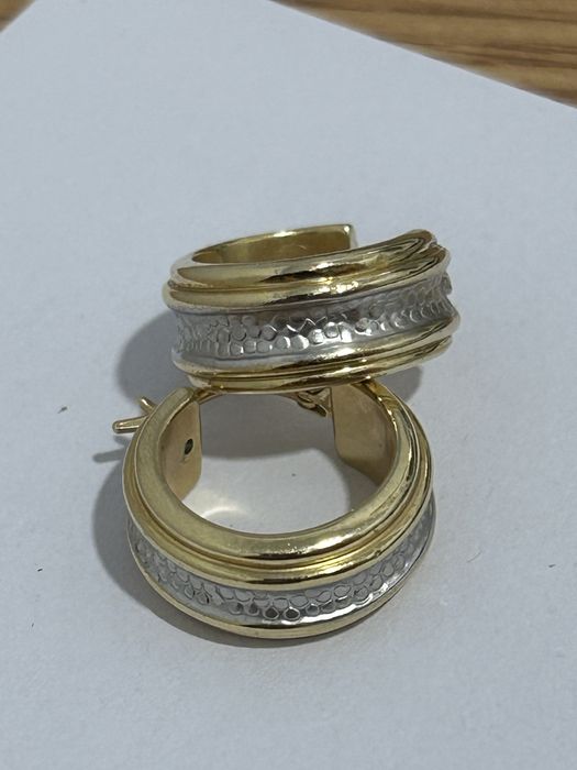 Vand Cercei de aur in stare excelenta