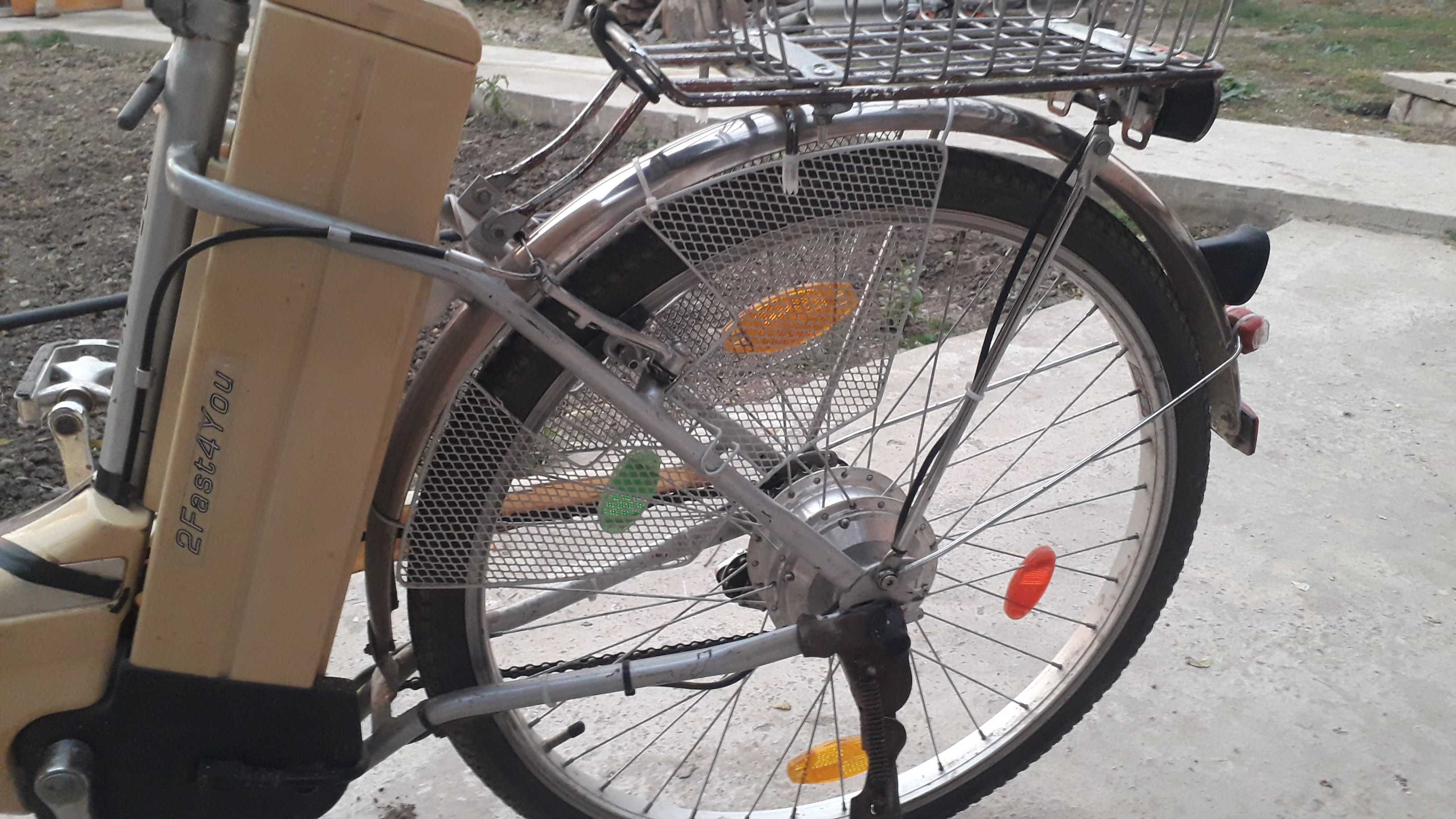 Bicicletă statică pe impuls