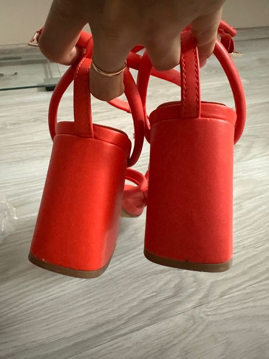 Цветни летни сандали