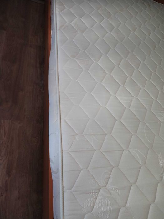 Vand urgent pat de 140×200.