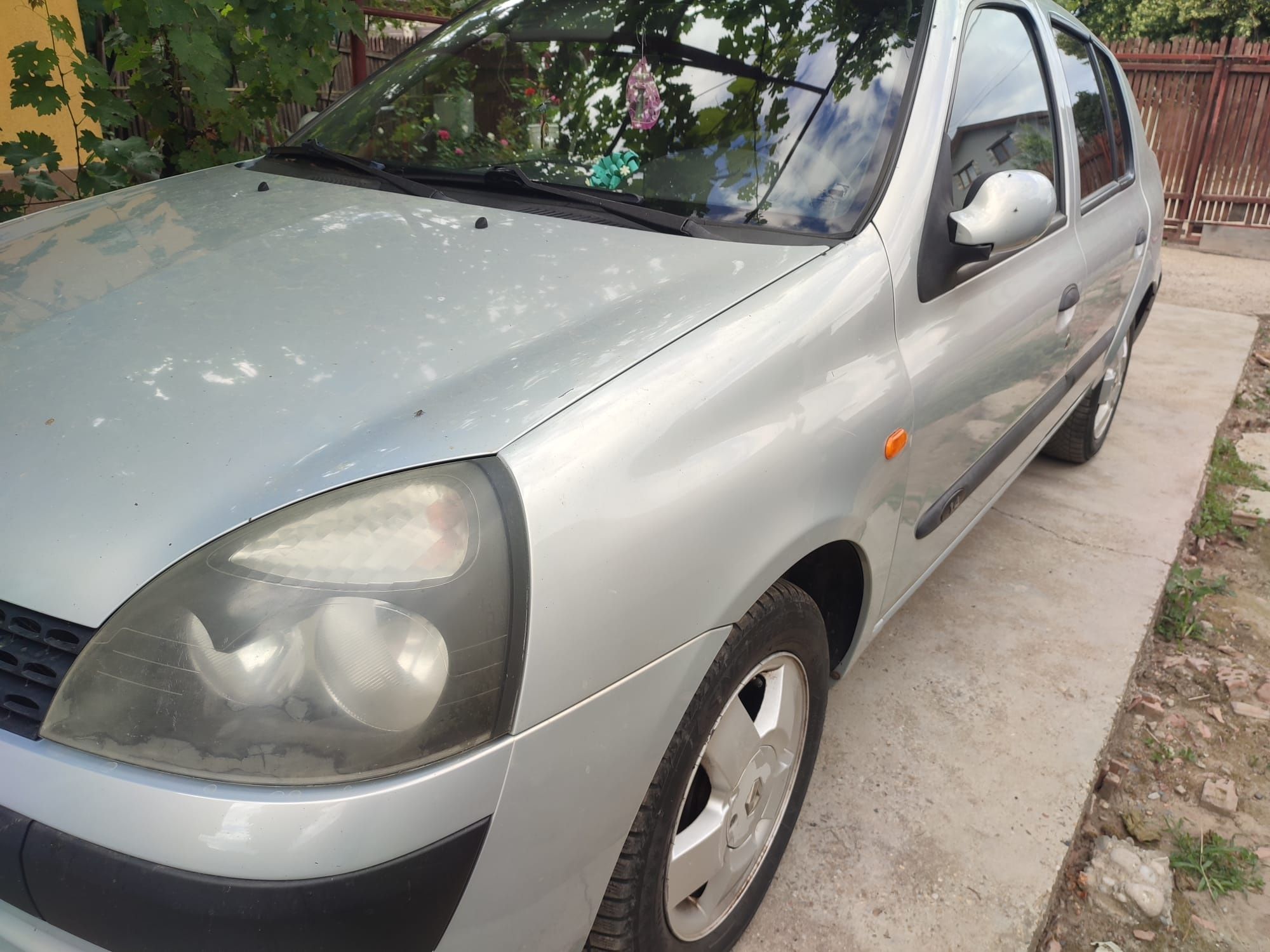 Vând Renault Clio