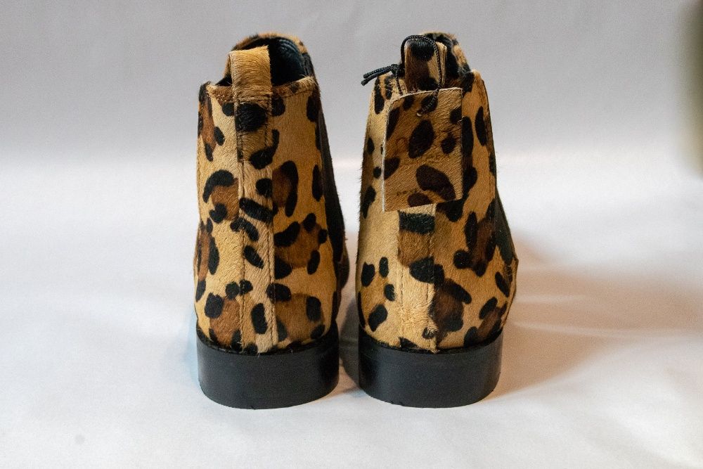 Botine Next din piele, animal print, cu par, marimea 38 wide