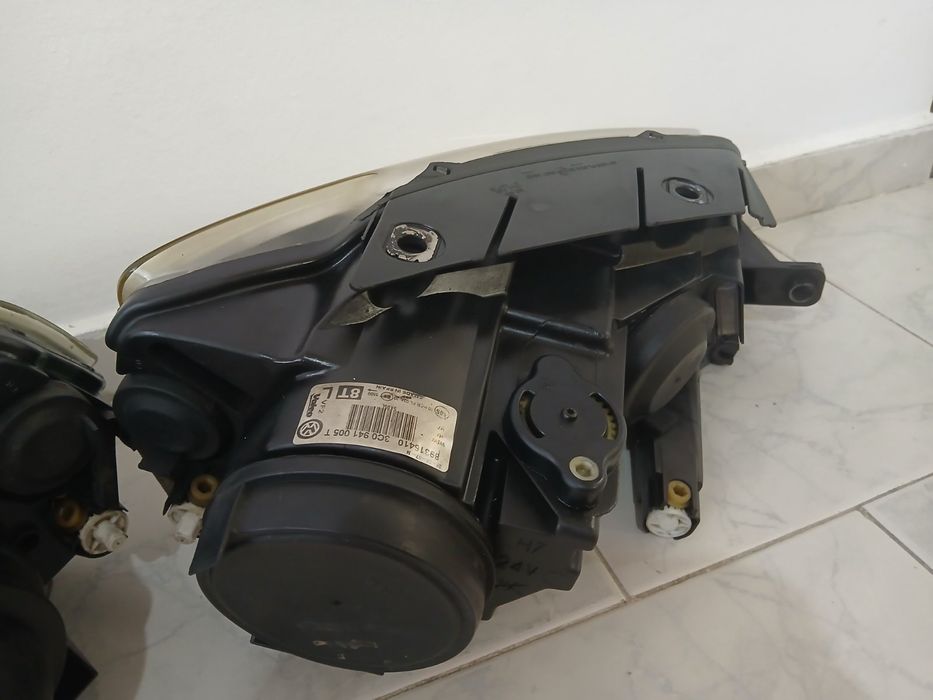 Фарове за Пасат В6 Passat B6