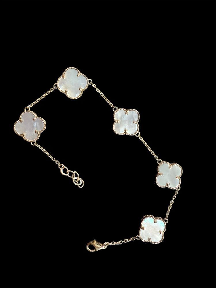 Златна гривна Van Cleef