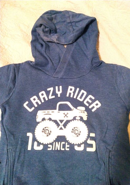 Готин детски суичер, размер 128-134, 8-9 години, перфектен