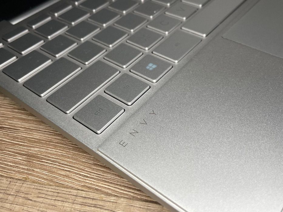 HP ENVY 13, Intel Core i5-10210U, 1.6GHz, 256GB SSD 8GB RAM 2Gb MX 350