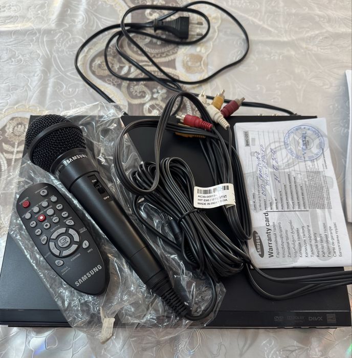 Продам DVD проигрыватель Samsung, микрофон, пульт управления